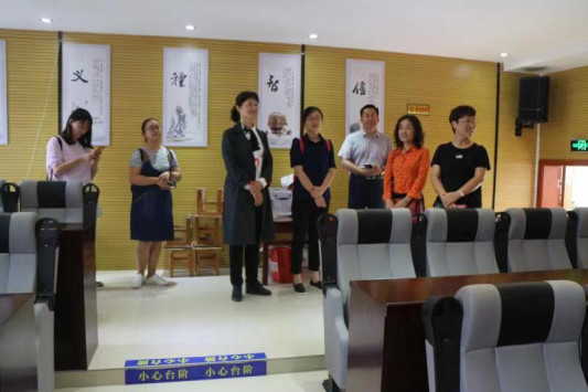 8.23智库专家深入辛街乡邹里社区 (3)_副本.jpg