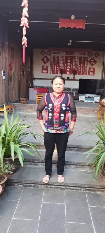 腾冲杨彩芹_副本.jpg
