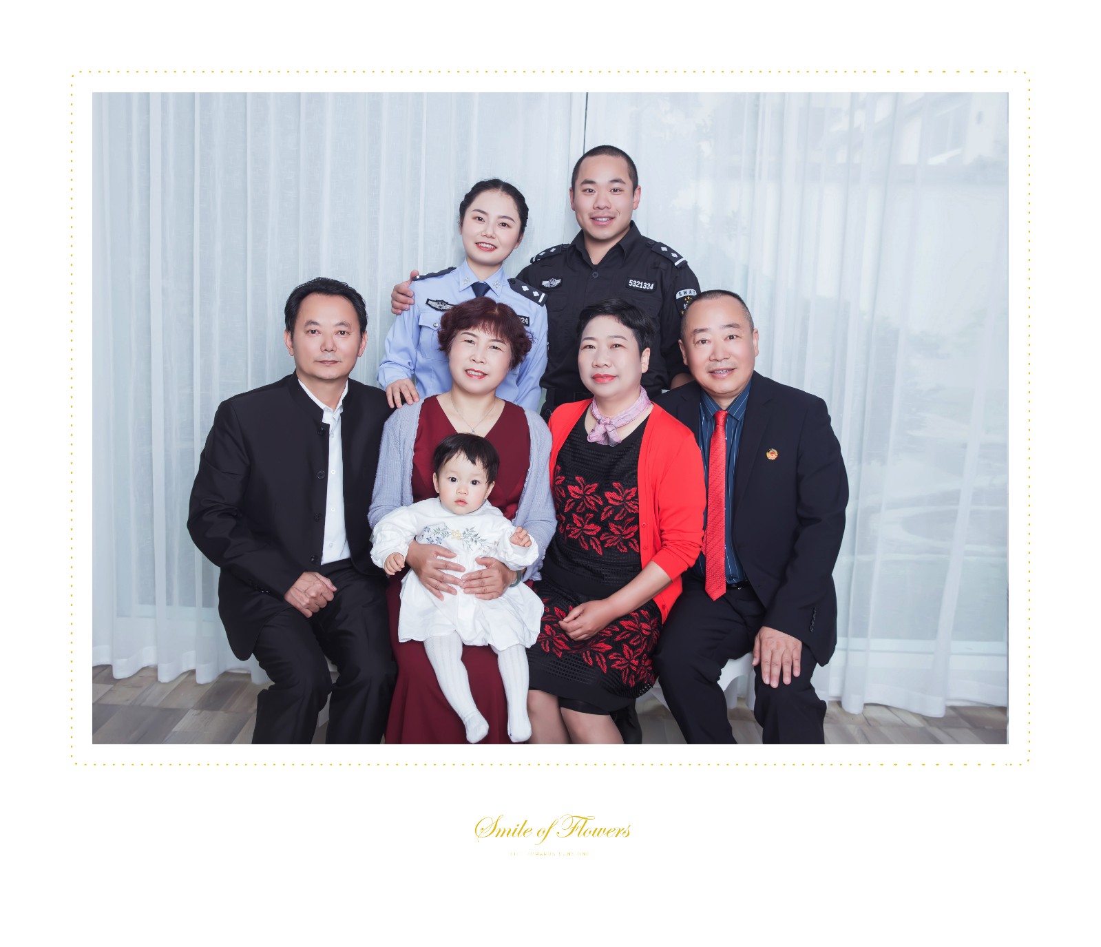 杨思蓉全家福.jpg