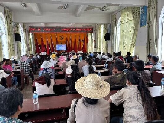 “爱暖万家 陪伴成长”——施甸县妇联开展青少年健康知识家长课堂暨爱心妈妈赋能培训